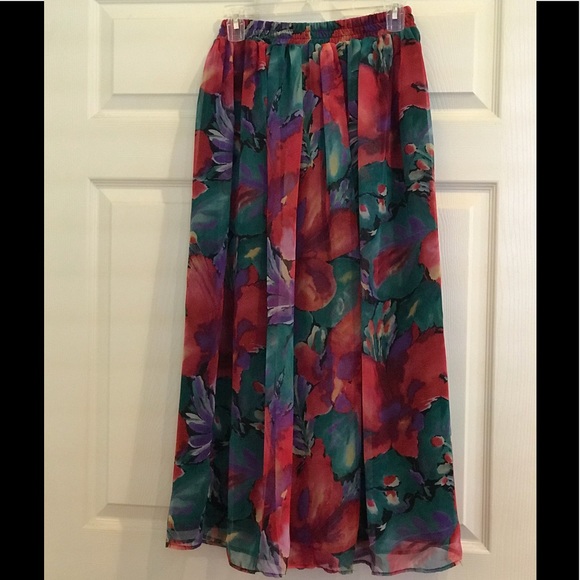 TRUE COLORS flowing maxi skirt - Picture 2 of 6
